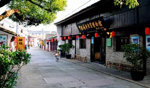 逃离黑白系房屋